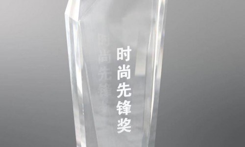 民族奢侈品牌克劳西： 立足高端服装的品位与追求，以深厚的文化底蕴赋予品牌灵魂