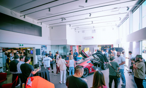 亿斯亮相潮牌 SNEAKERBOX 全球新品发布会,大受追捧
