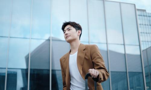 Samsonite（新秀丽）携手杨洋、虞书欣划出新轨迹