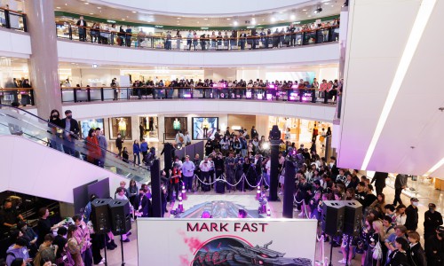 MARK FAST在香港开设全新3D展览，迎接龙年新年