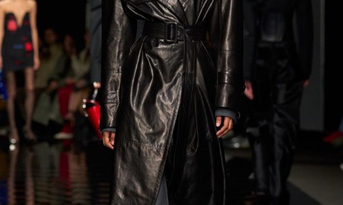 SPORTMAX 2024 秋冬系列发布:“暗箱”