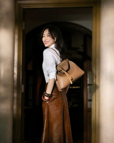 FENDI发布全新Peekaboo Soft短片 品牌代言人唐嫣倾情演绎